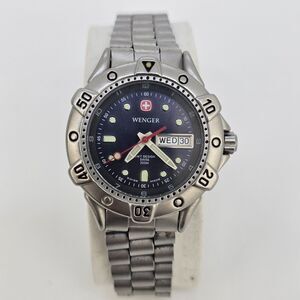 Wenger Women's Diver Watch 30MM Blue Dial Day Date Gray Bracelet 6" New Battery